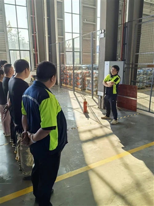 Exerciții de incendiu Chongqing Wanggeng
